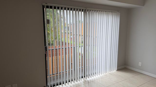 882 Springdale Circle 88-b, Palm Springs, FL 33461