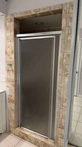 882 Springdale Circle 88-b, Palm Springs, FL 33461