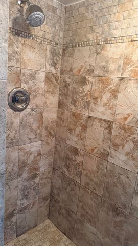 882 Springdale Circle 88-b, Palm Springs, FL 33461