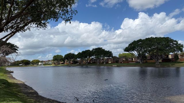 882 Springdale Circle 88-b, Palm Springs, FL 33461