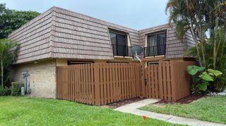 882 Springdale Circle 88-b, Palm Springs, FL 33461