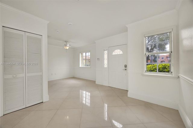 7773 SW 94th Ln, Miami, FL 33156