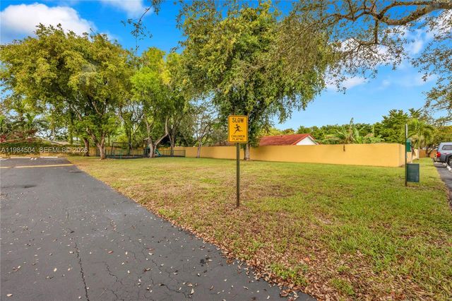 7773 SW 94th Ln, Miami, FL 33156