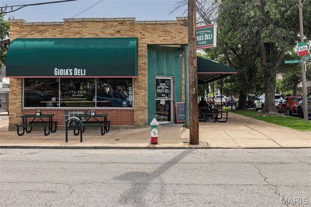 2618 Pearl Avenue, St Louis, MO 63139