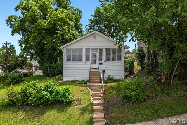 2618 Pearl Avenue, St Louis, MO 63139