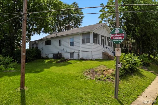 2618 Pearl Avenue, St Louis, MO 63139
