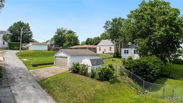 2618 Pearl Avenue, St Louis, MO 63139