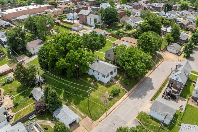 2618 Pearl Avenue, St Louis, MO 63139