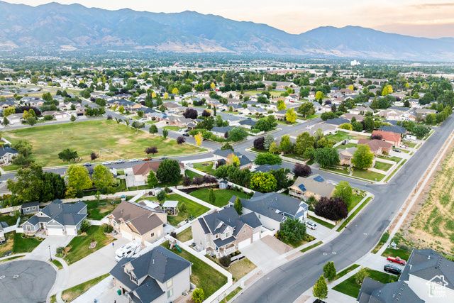 681 S VANCE DR, Layton, UT 84041