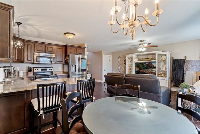 2064 S ORCHARD DR, Bountiful, UT 84010