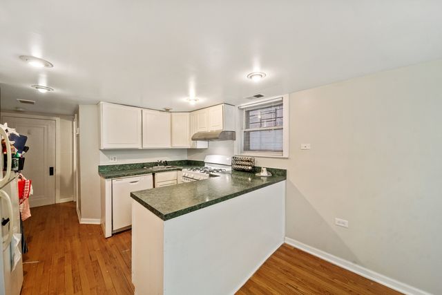 1448 W George Street, Chicago, IL 60657