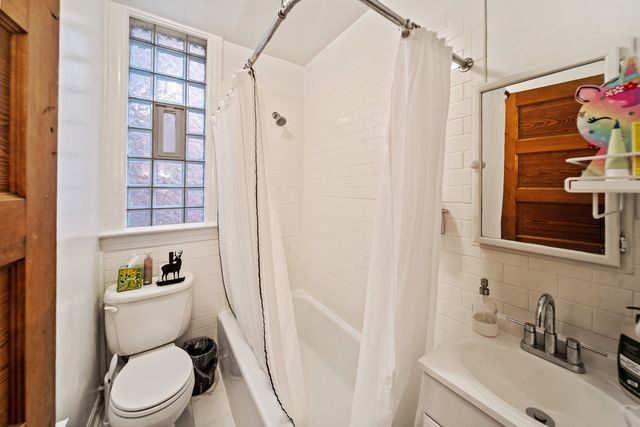 1448 W George Street, Chicago, IL 60657