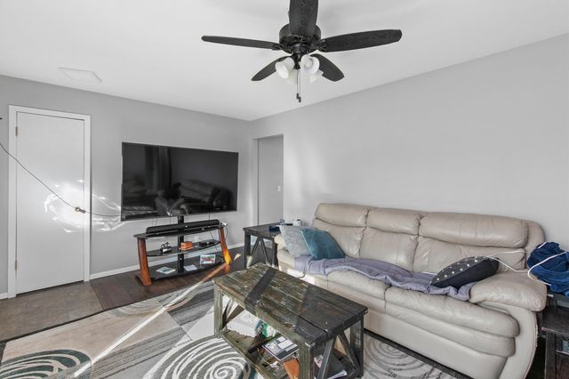 2024 N 4th Avenue E, Newton, IA 50208