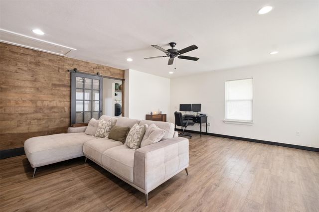 13516 Caldwell DR, Austin, TX 78750