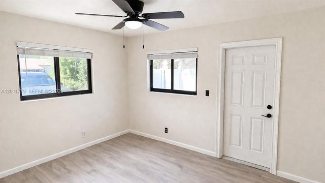 6701 Pershing St, Hollywood, FL 33024