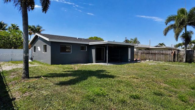 6701 Pershing St, Hollywood, FL 33024