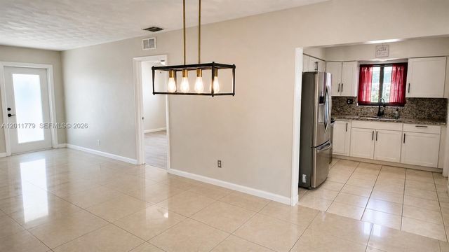 6701 Pershing St, Hollywood, FL 33024