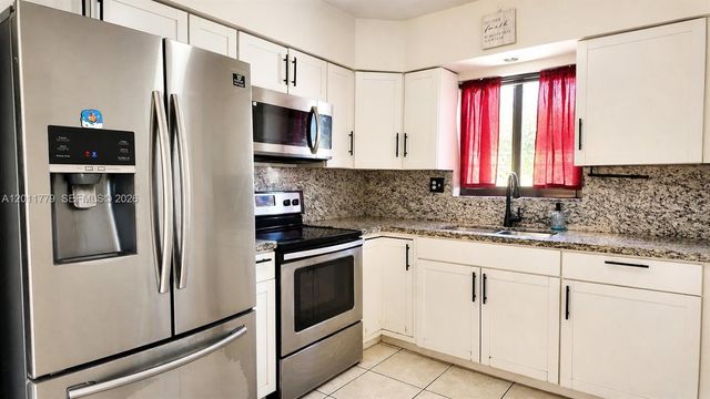 6701 Pershing St, Hollywood, FL 33024