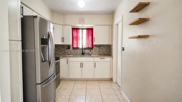 6701 Pershing St, Hollywood, FL 33024