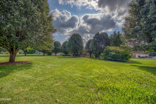 1833 Edward Drive, Sevierville, TN 37876