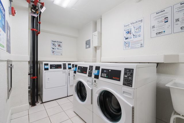 4001 S Ocean Dr 8E, Hollywood, FL 33019