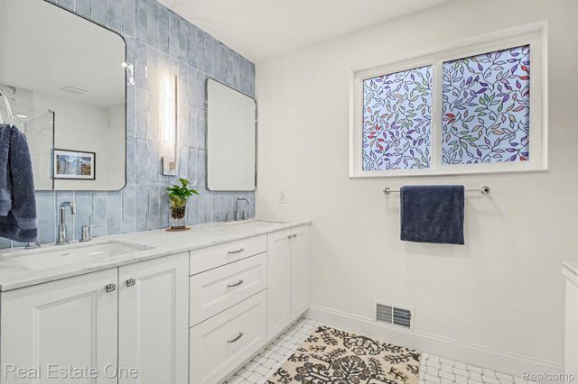 1149 Larkmoor Boulevard, Berkley, MI 48072