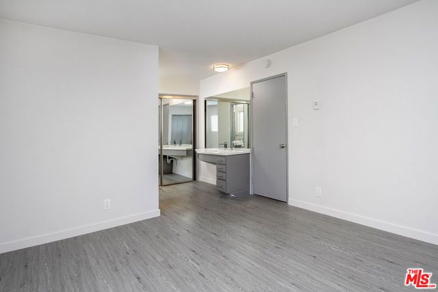 450 S LOS ROBLES Avenue 11, Pasadena, CA 91101