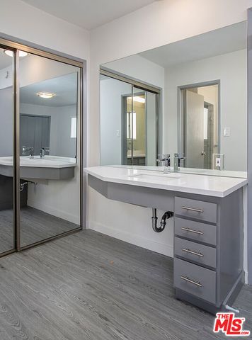 450 S LOS ROBLES Avenue 11, Pasadena, CA 91101