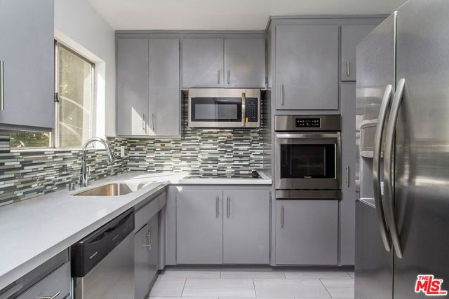 450 S LOS ROBLES Avenue 11, Pasadena, CA 91101