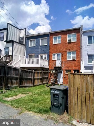 2222 16TH ST NE, Washington, DC 20018