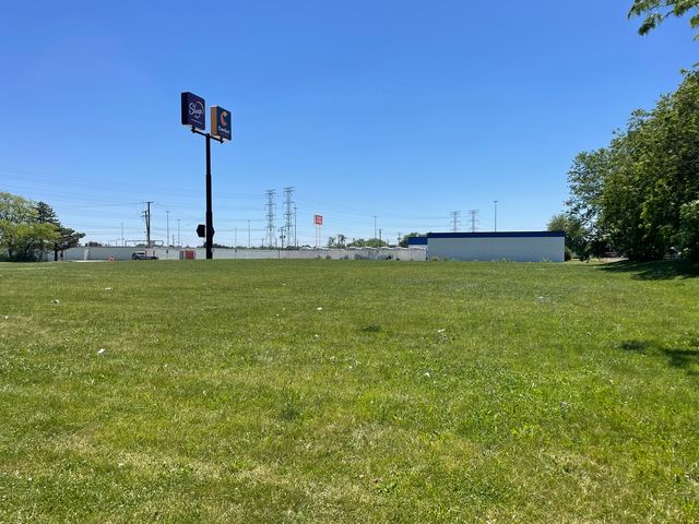 2215 Bensley Avenue, Lansing, IL 60438