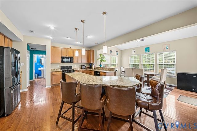 6407 Oak Arbor Dr, Chester, VA 23831