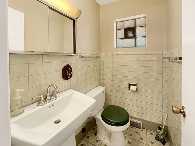 17225 Laflin Avenue, East Hazel Crest, IL 60429