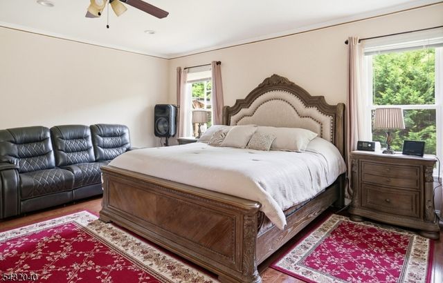 31 Knoble Pl, Hawthorne Boro, NJ 07506