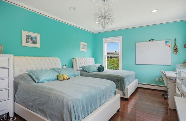 31 Knoble Pl, Hawthorne Boro, NJ 07506