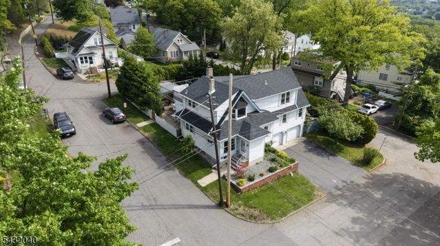 31 Knoble Pl, Hawthorne Boro, NJ 07506