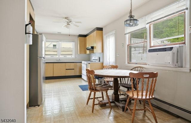 31 Knoble Pl, Hawthorne Boro, NJ 07506