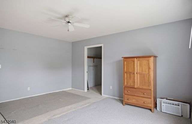 31 Knoble Pl, Hawthorne Boro, NJ 07506