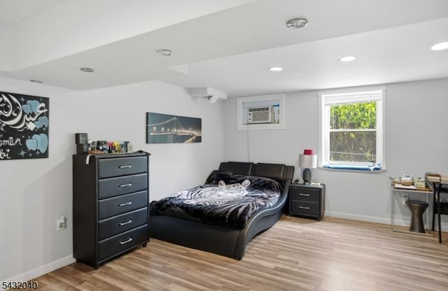 31 Knoble Pl, Hawthorne Boro, NJ 07506