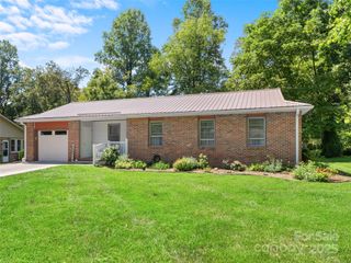 33 Resada Drive, Brevard, NC 28712