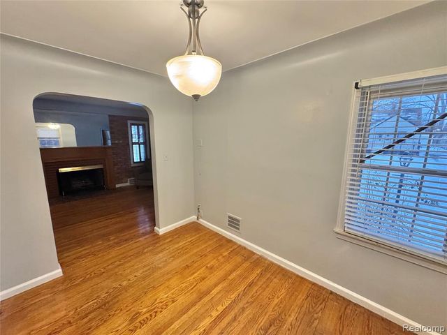 15050 Camden Avenue, Eastpointe, MI 48021