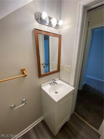 2918 Tampa Avenue, Cleveland, OH 44109
