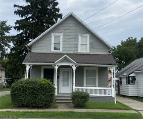 2918 Tampa Avenue, Cleveland, OH 44109