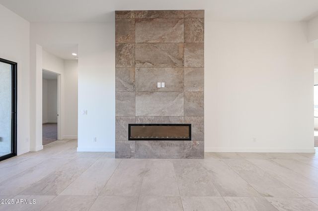 1904 E CREEK CANYON Road, Phoenix, AZ 85086