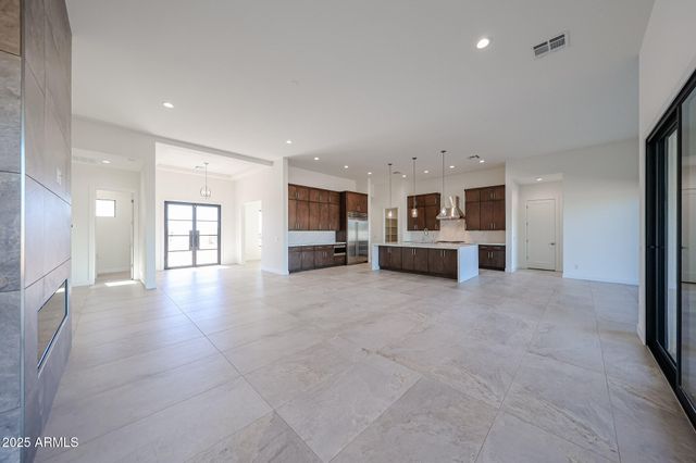 1904 E CREEK CANYON Road, Phoenix, AZ 85086