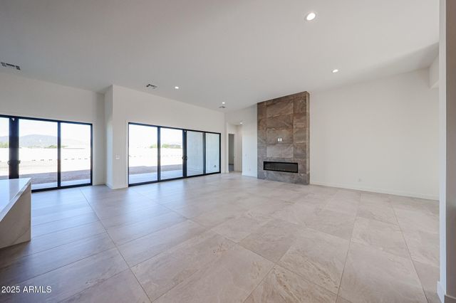 1904 E CREEK CANYON Road, Phoenix, AZ 85086