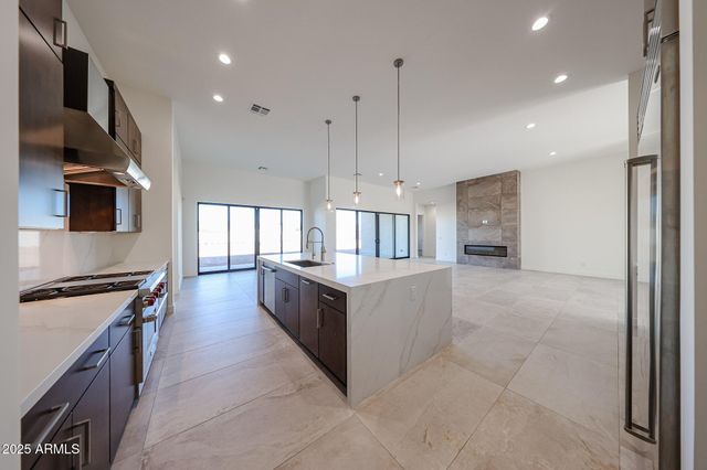 1904 E CREEK CANYON Road, Phoenix, AZ 85086