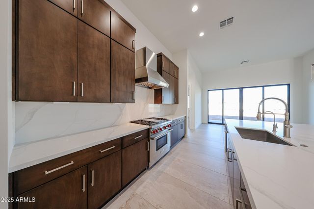 1904 E CREEK CANYON Road, Phoenix, AZ 85086