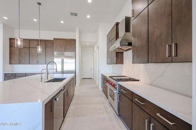 1904 E CREEK CANYON Road, Phoenix, AZ 85086