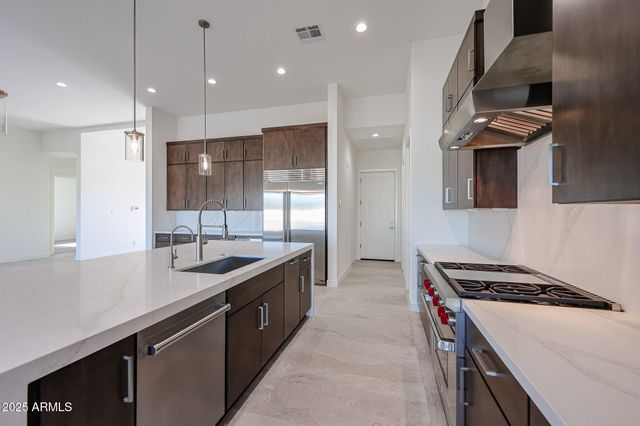 1904 E CREEK CANYON Road, Phoenix, AZ 85086